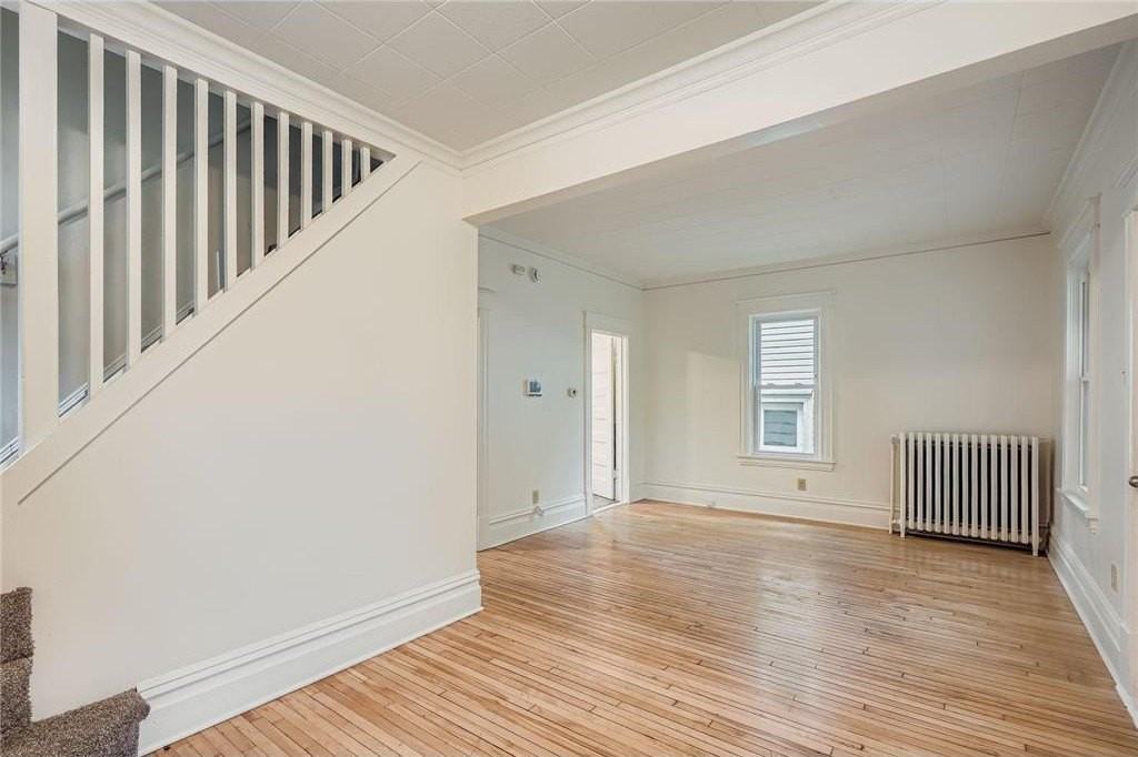 595 Hawthorne Ave E - Photo 3 of 11