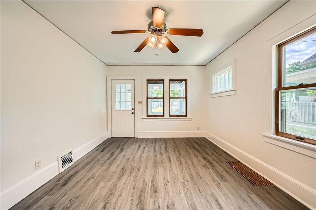 1083 Western Ave N - Photo 7 of 28