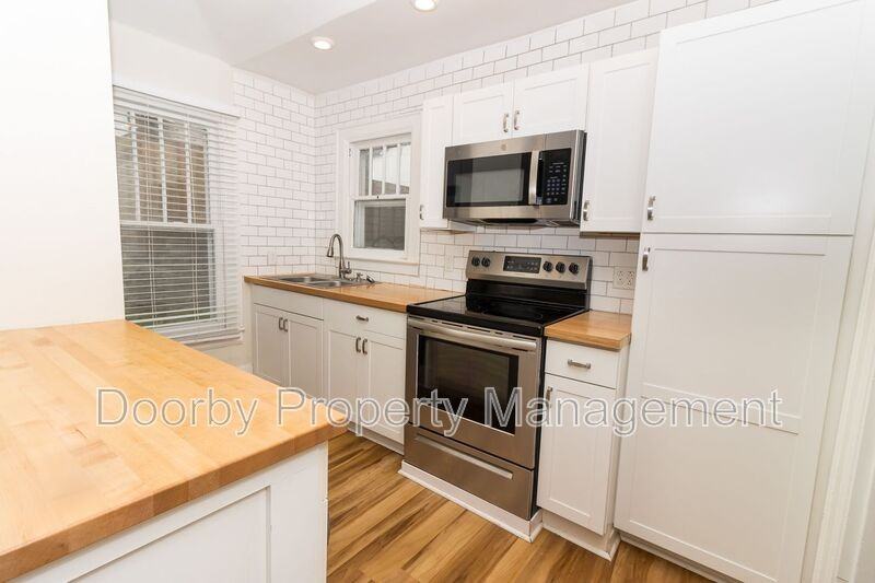 209 West Peak Street - Photo 4 of 13