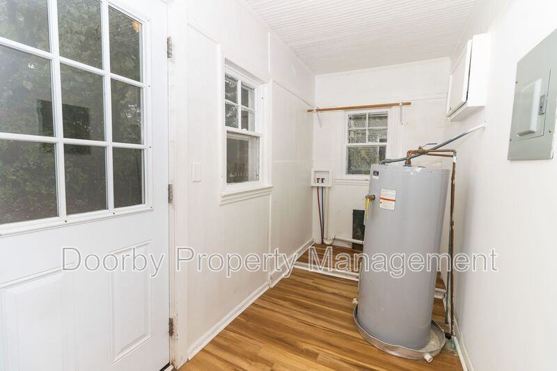 209 West Peak Street - Photo 7 of 13