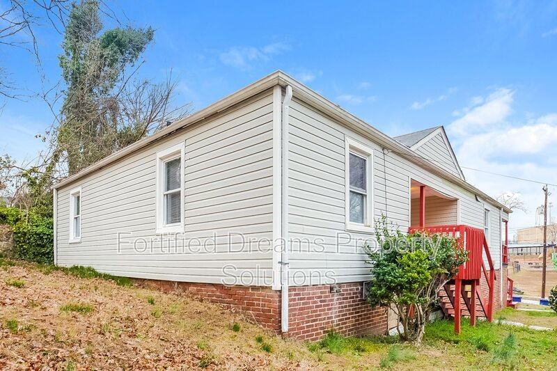 421 Ne 20th St - Photo 2 of 18