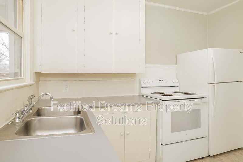 421 Ne 20th St - Photo 7 of 18