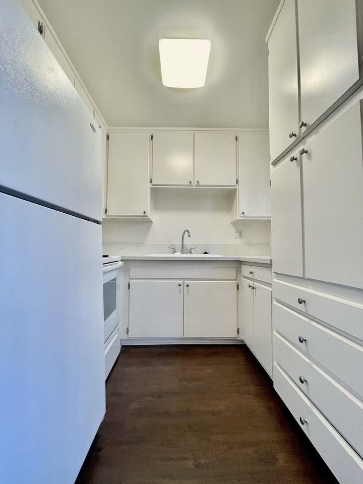 Wilshire Alexandria Westgate - Photo 3 of 23