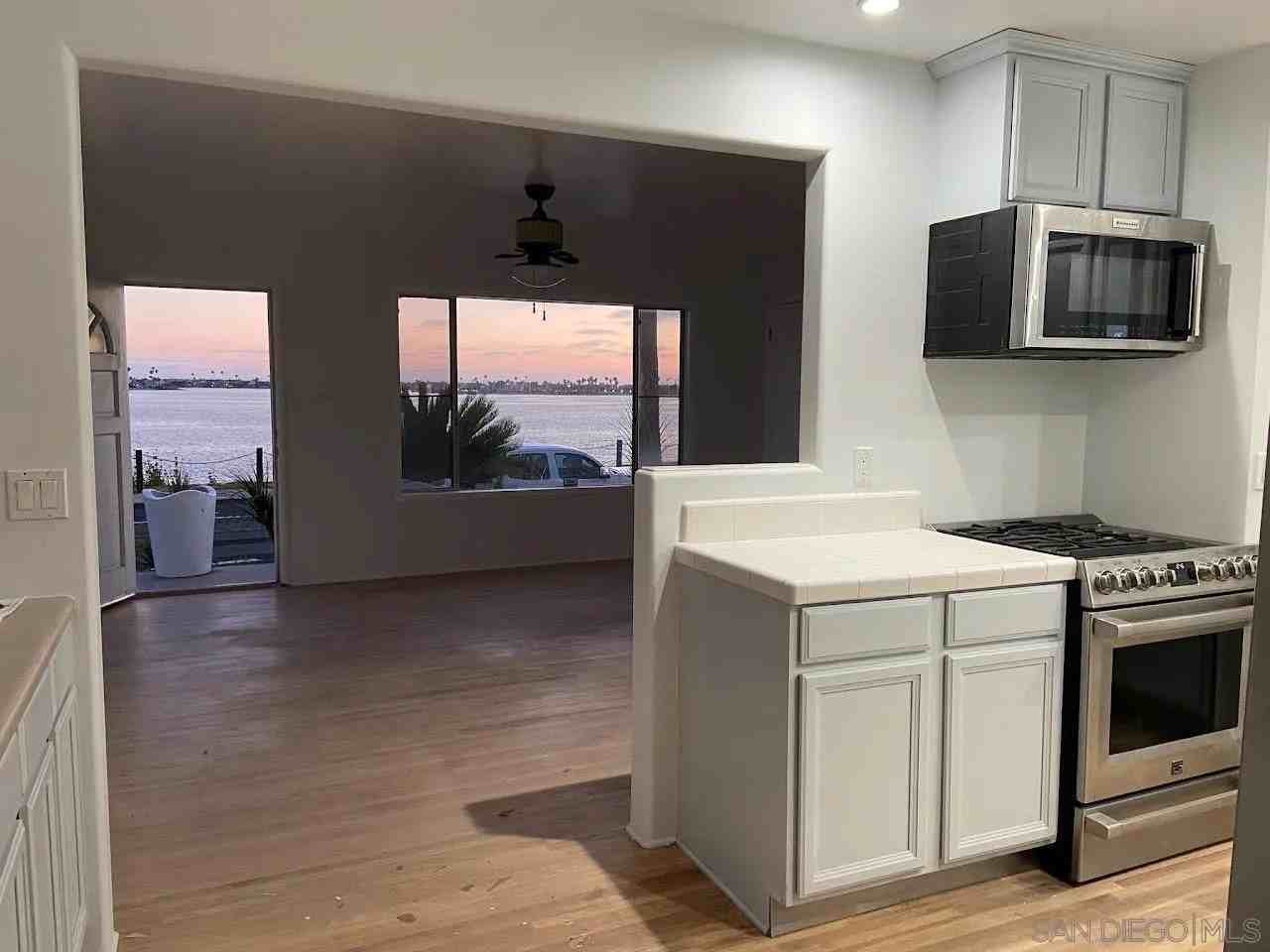 3403 Riviera Dr - Photo 2 of 36