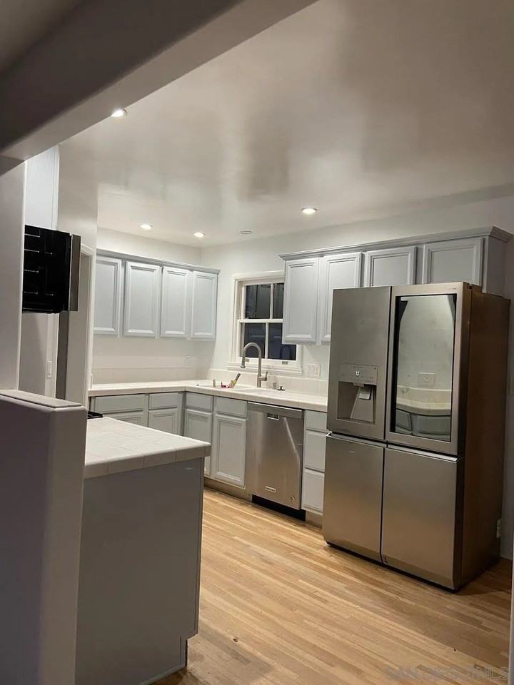 3403 Riviera Dr - Photo 5 of 36