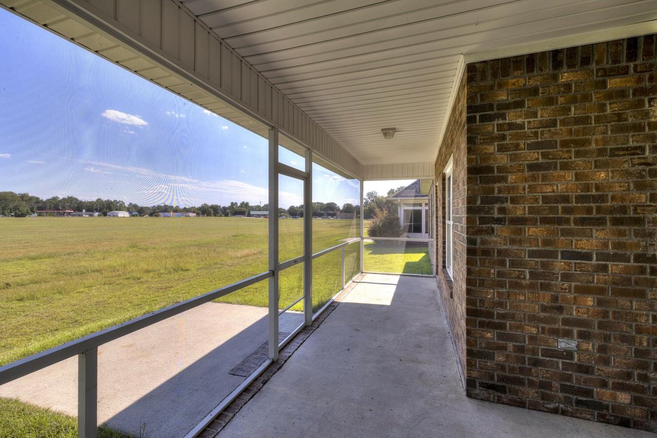 1755 Titanic Ct - Photo 4 of 50