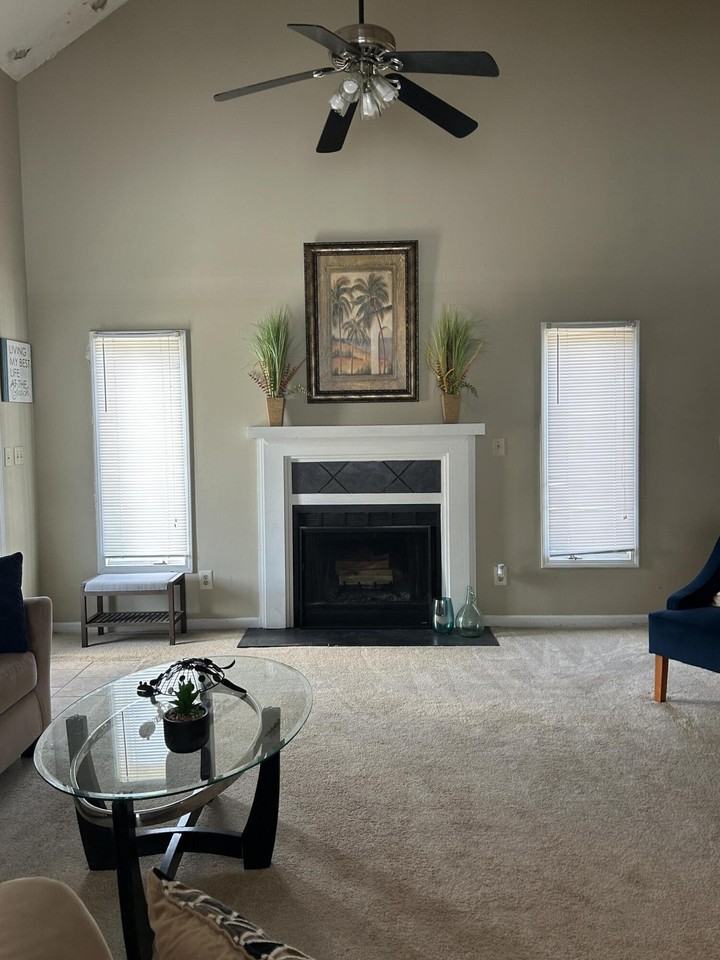 35 Foxcroft Ln - Photo 2 of 9