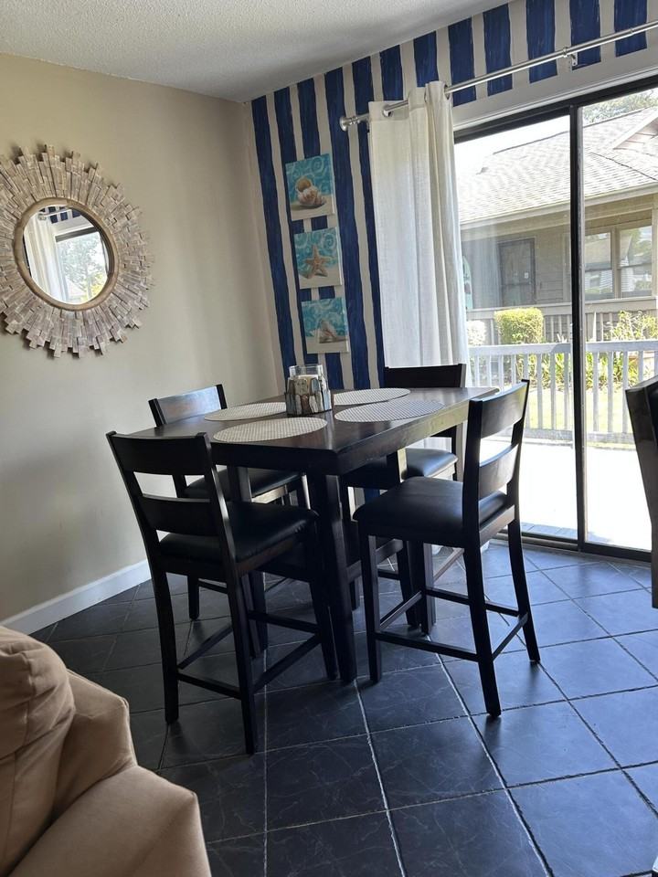 35 Foxcroft Ln - Photo 6 of 9