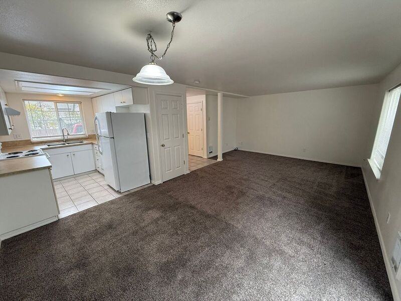 4342 Ward Place Northeast - Photo 7 of 36