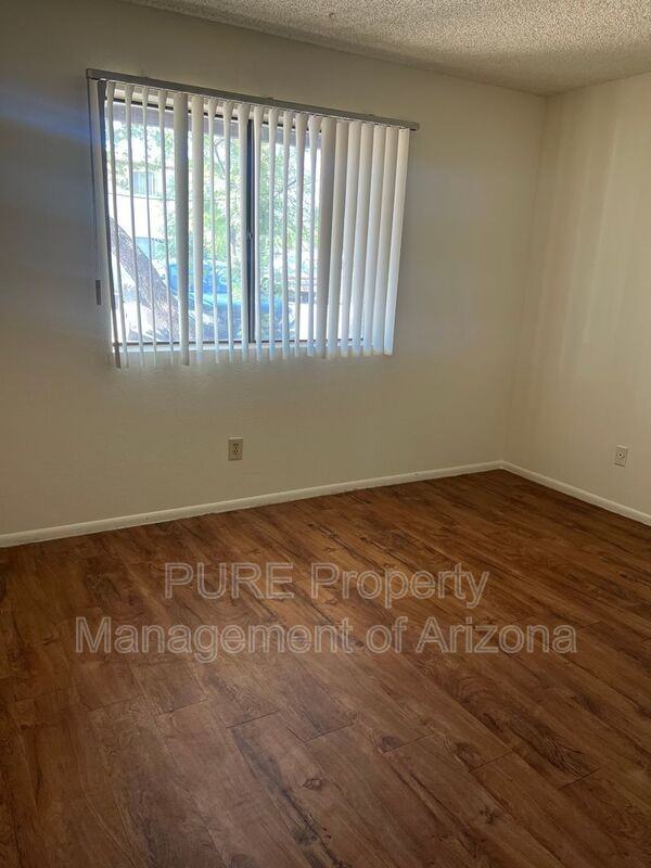 231 E 2nd Ave #18 - Photo 4 of 9