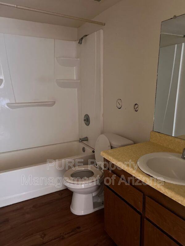 231 E 2nd Ave #18 - Photo 5 of 9