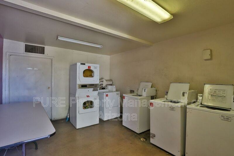 231 E 2nd Ave #18 - Photo 6 of 9