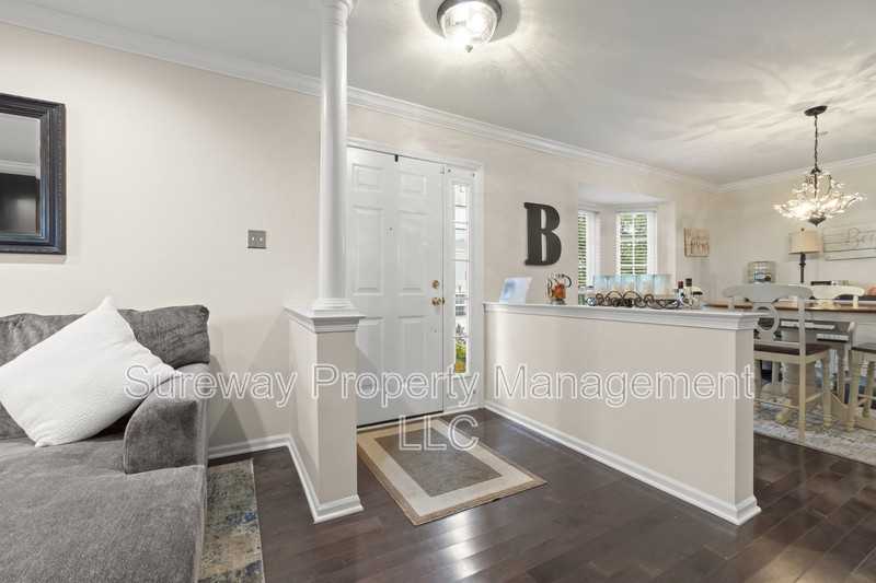 221 Lookout Pl - Photo 4 of 25