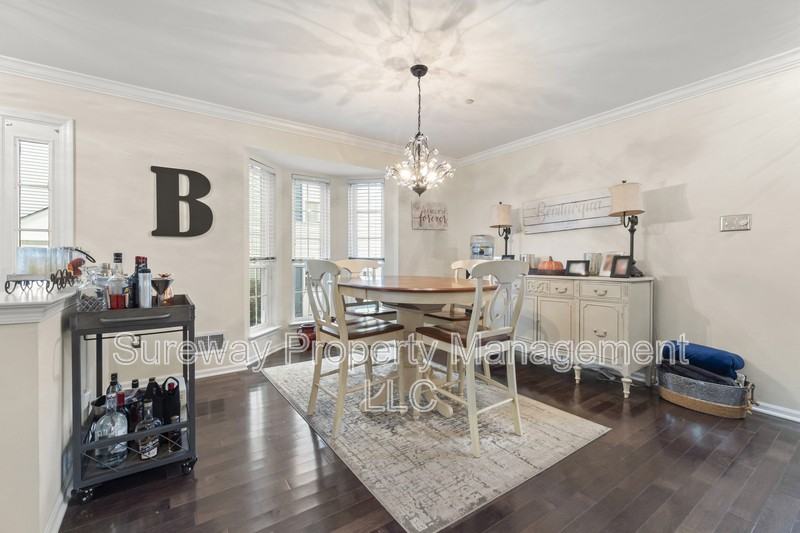 221 Lookout Pl - Photo 7 of 25