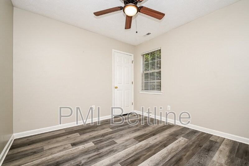 819 Sweetwater Way - Photo 6 of 15