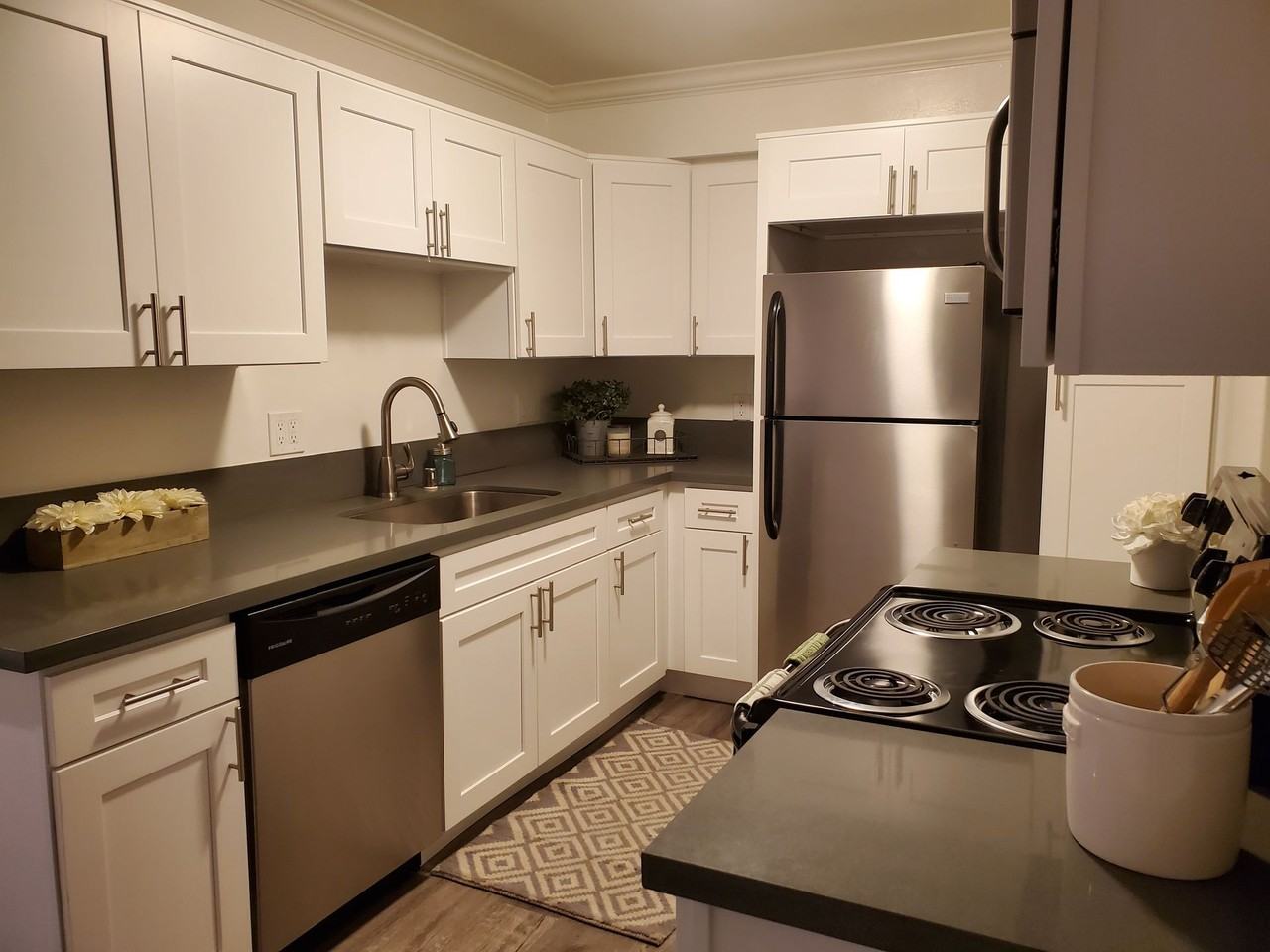 Amberwood Terrace - Photo 5 of 38