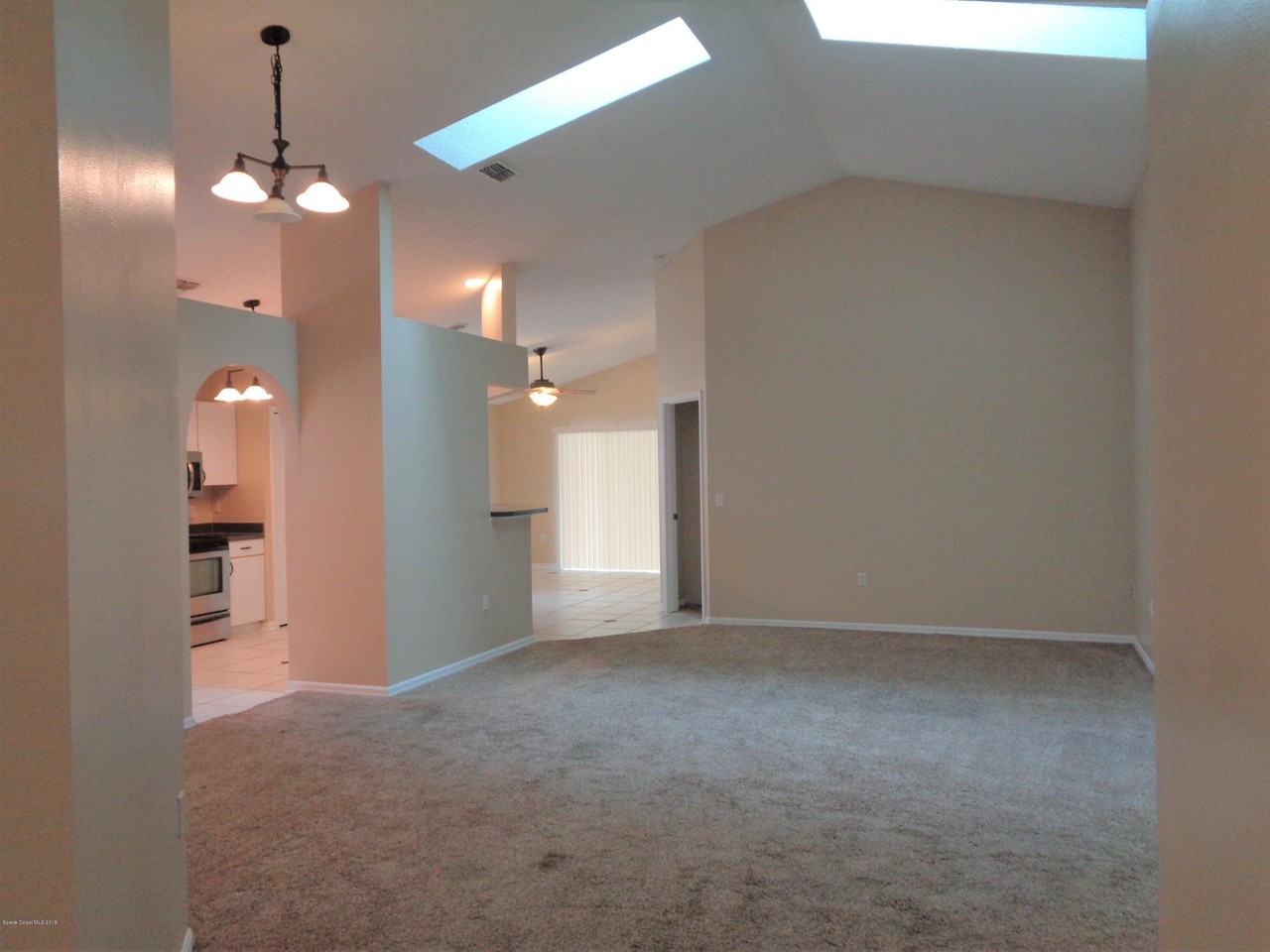 2600 Alicia Lane - Photo 4 of 21