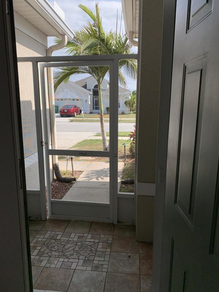 1254 Potomac Dr - Photo 4 of 19