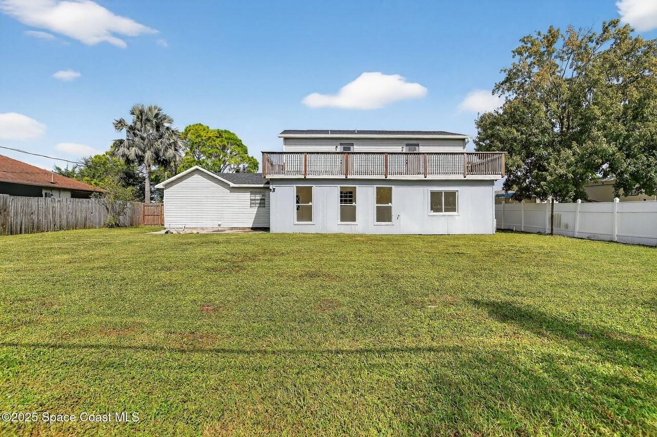 870 Andrew St Se - Photo 2 of 49