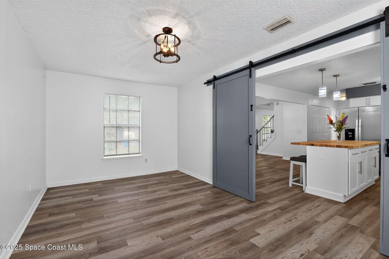 870 Andrew St Se - Photo 4 of 49