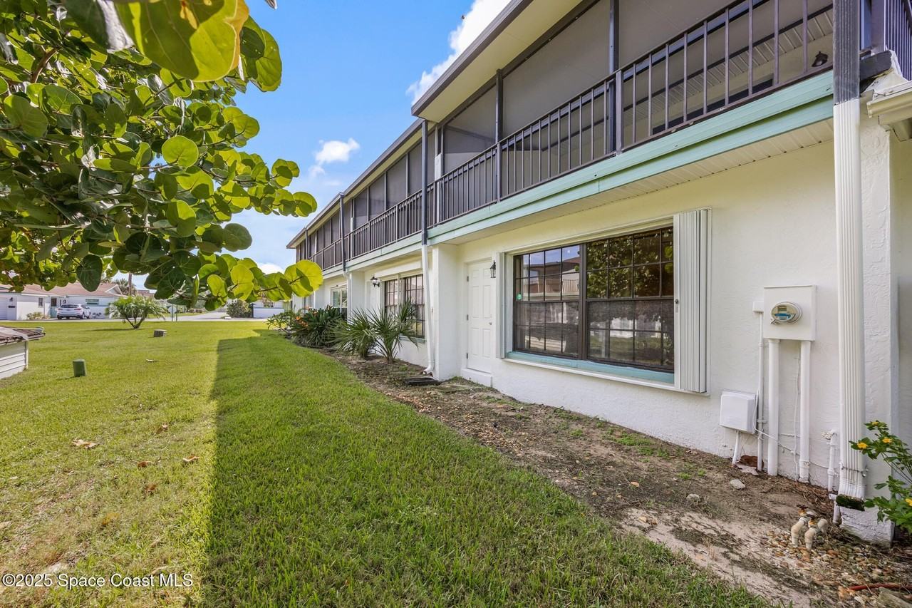 194 Queens Ct - Photo 5 of 37