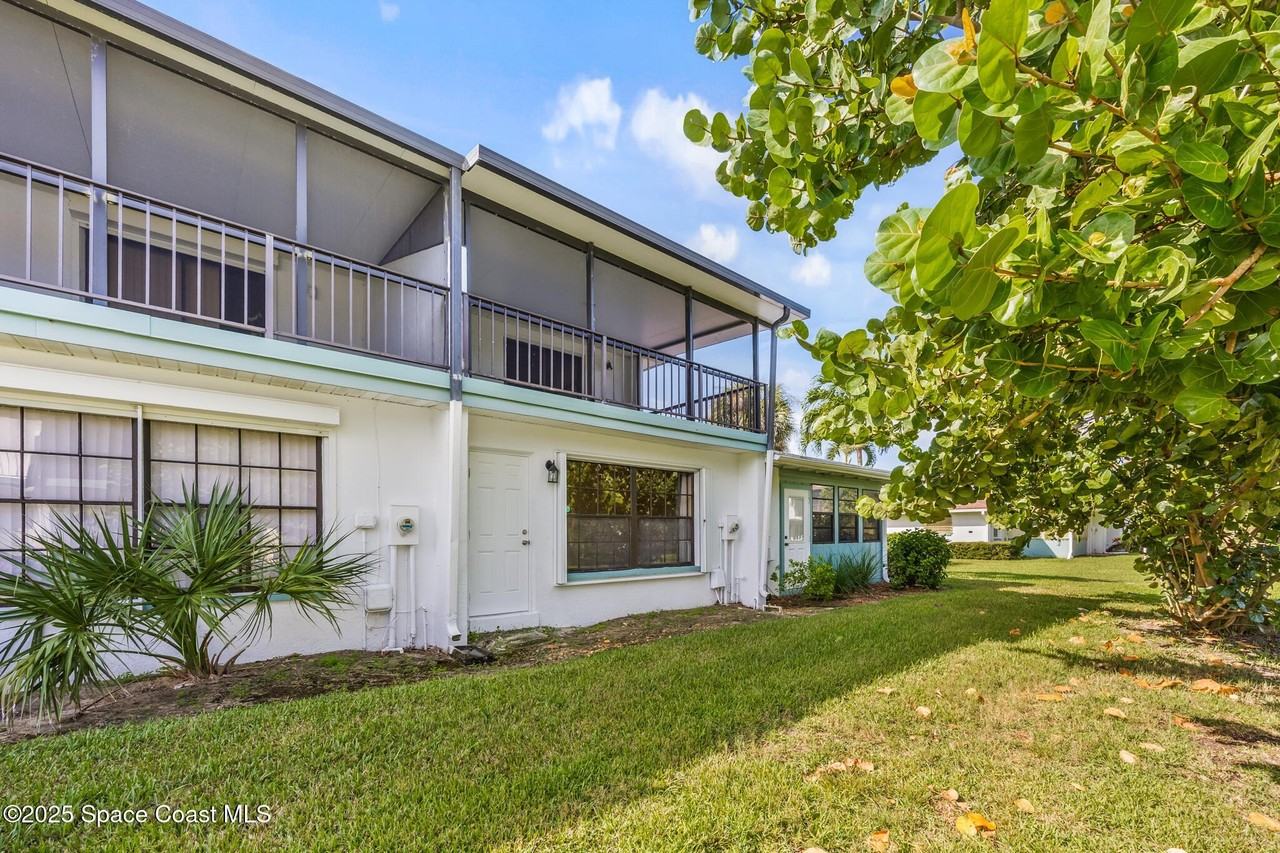 194 Queens Ct - Photo 6 of 37