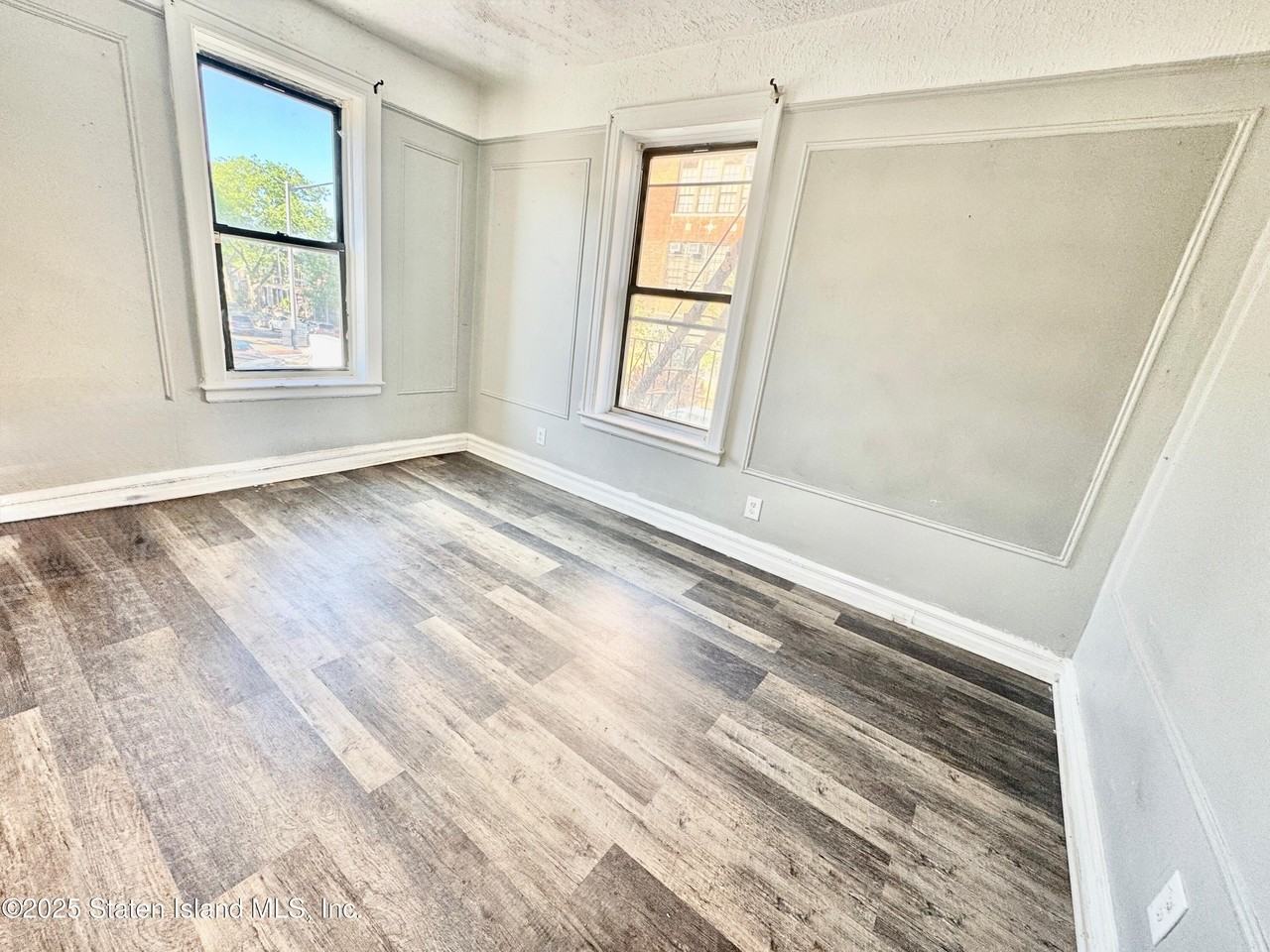 1610 Dahill Rd - Photo 2 of 4