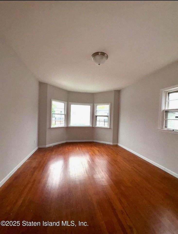 5448 Arthur Kill Rd 2nd Fl #2ndFL - Photo 2 of 11