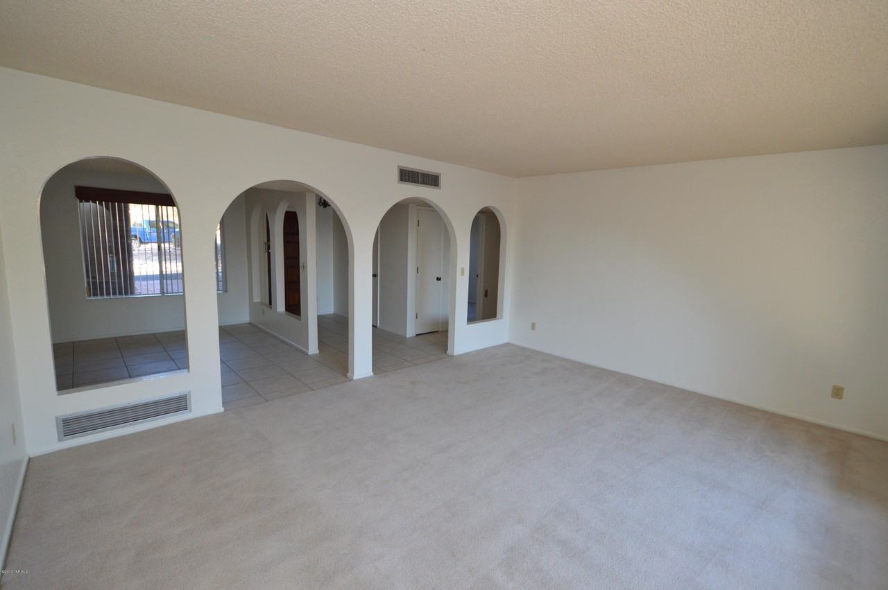 7722 E Knollwood Cir - Photo 7 of 22