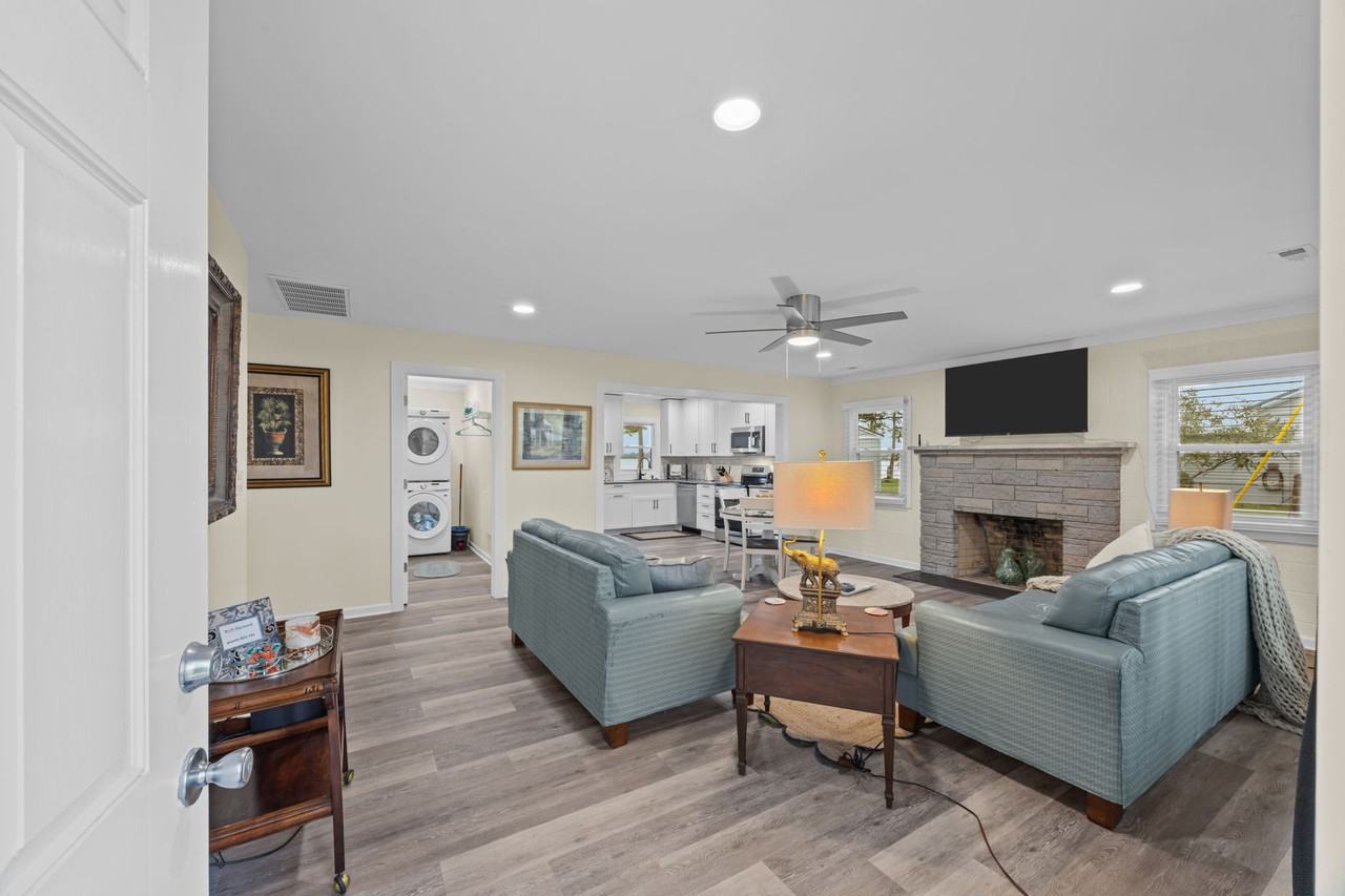 204 W Hickory St - Photo 7 of 31