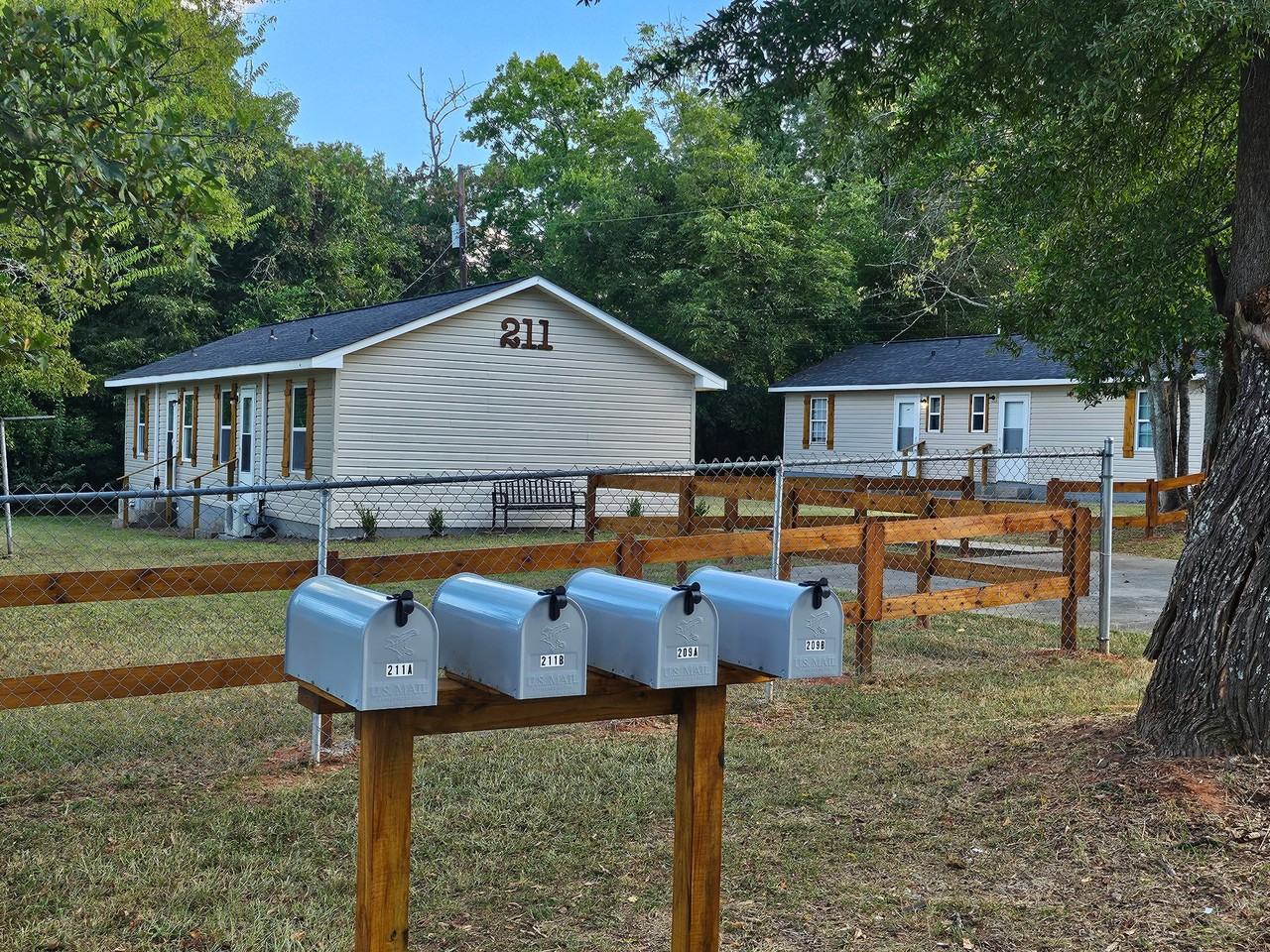 211 Addison St - Photo 2 of 9