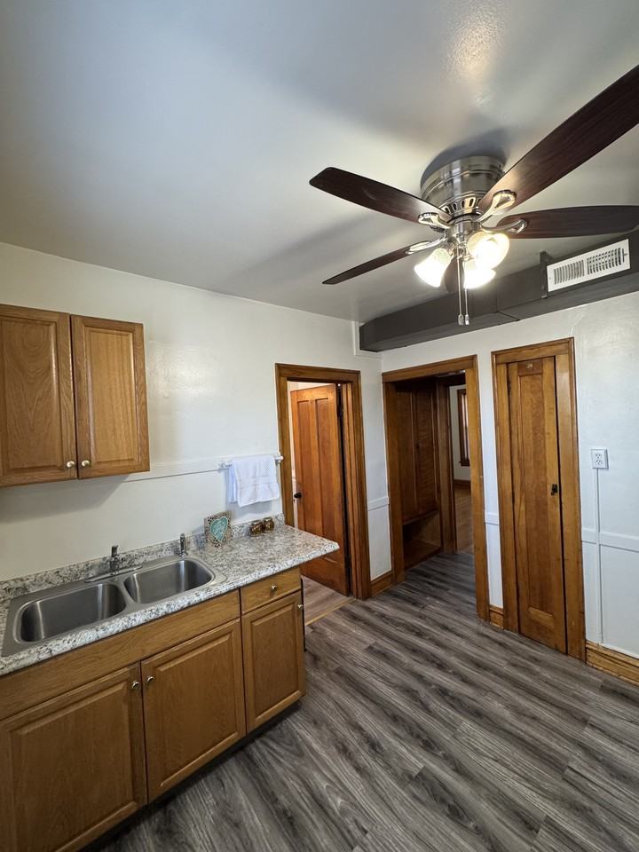 2450 N Leclaire Ave Apt 1 #1stFL - Photo 6 of 24