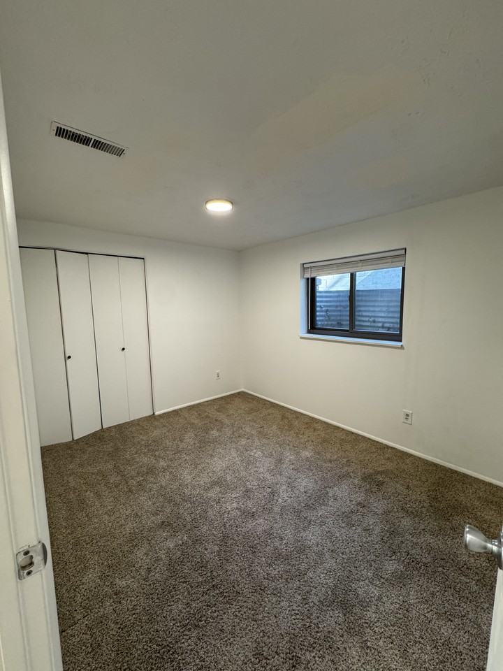 2044 W Cedar Breaks Dr #2 - Photo 4 of 8