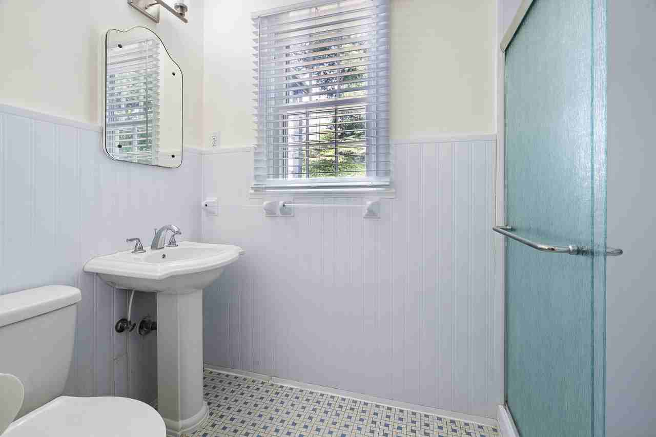 200 Alexander St - Photo 5 of 18