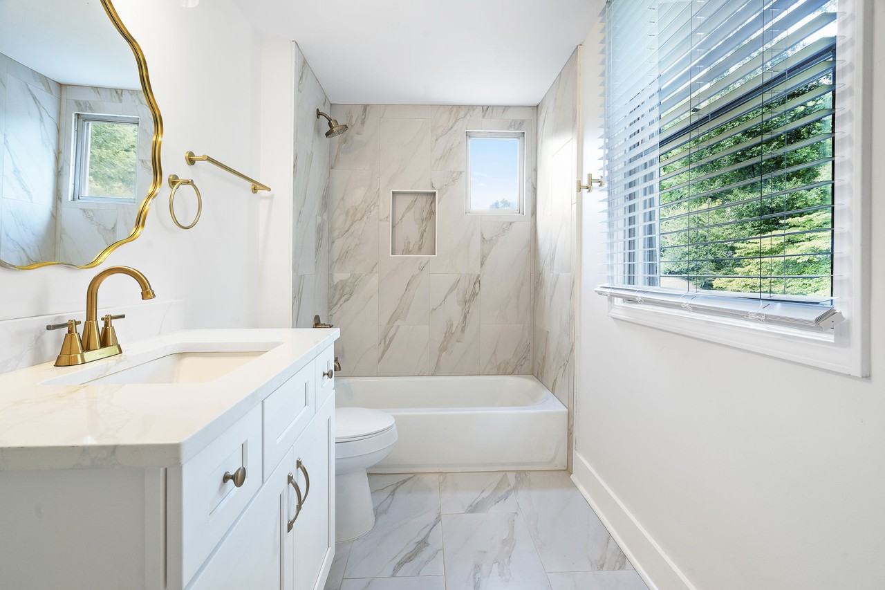 200 Alexander St - Photo 6 of 18