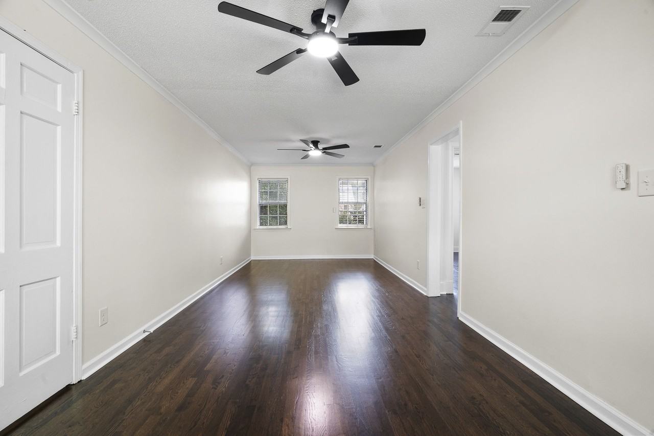 200 Alexander St - Photo 7 of 18