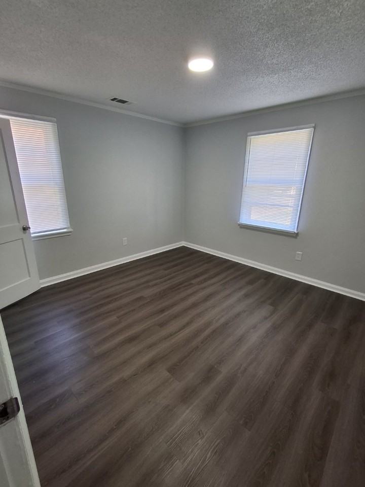 2415 Gentry Ave #2415GENTRY - Photo 3 of 18