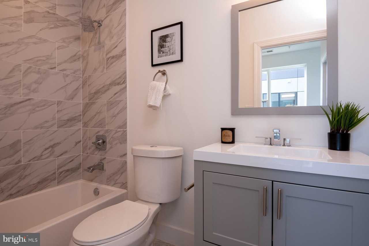 818 Bladensburg Rd Ne - Photo 4 of 10