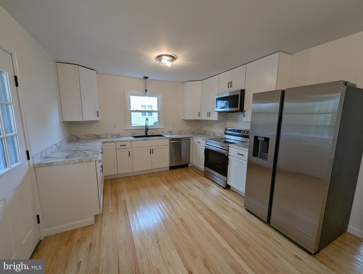 108 Southern Blvd - Photo 6 of 17