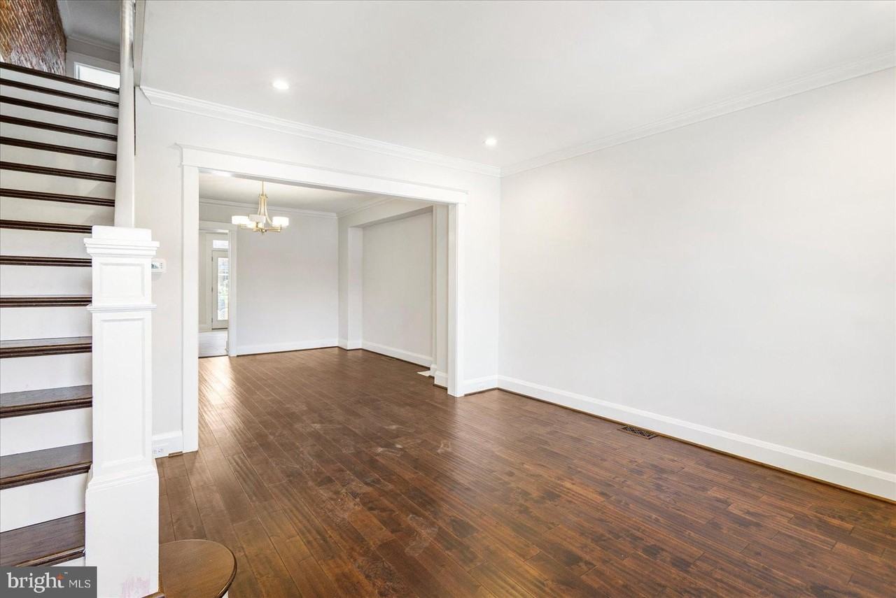 723 Oldham St - Photo 3 of 41