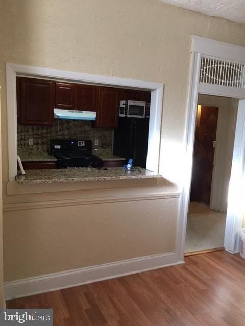 418 N Edgewood St - Photo 5 of 10