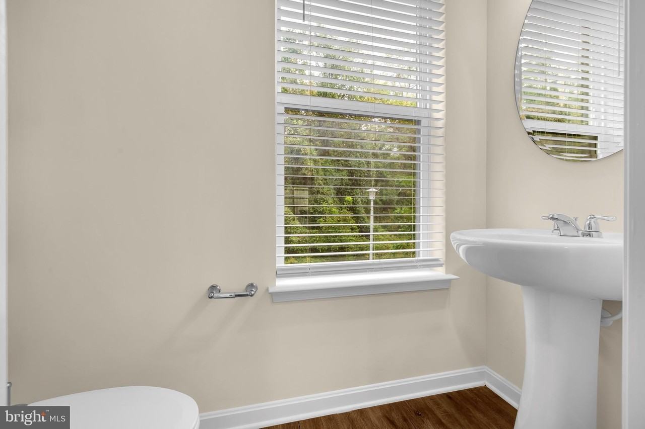 4327 Medfield Ave - Photo 6 of 32