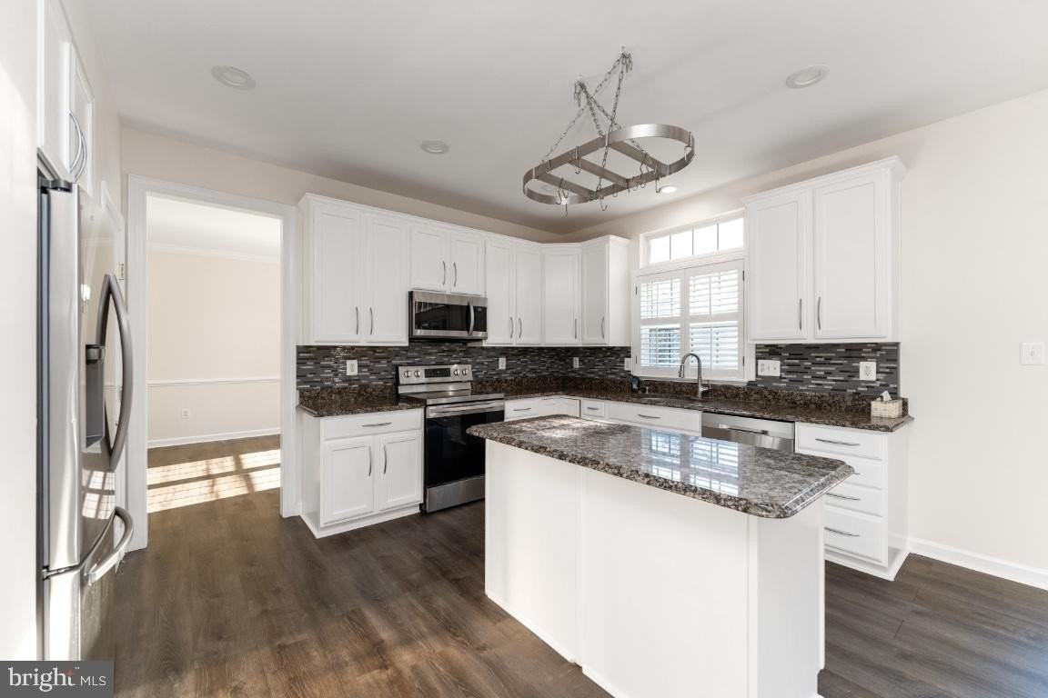 3725 Sprigg Street North - Photo 6 of 25