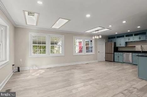 5470 Gloucester Road - Photo 4 of 14