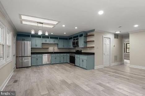 5470 Gloucester Road - Photo 5 of 14