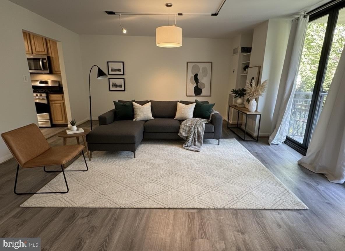 4620 N Park Ave Apt 202e #202E - Photo 3 of 16