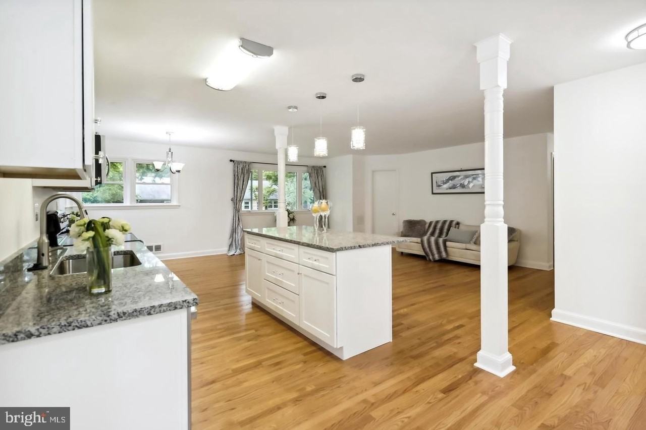 1702 Franwall Ave - Photo 3 of 17