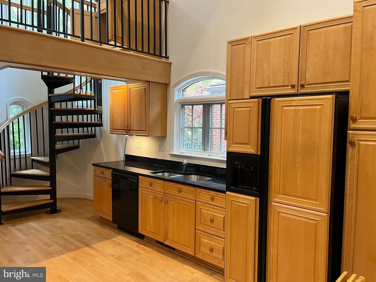 8904 Grant St - Photo 6 of 33