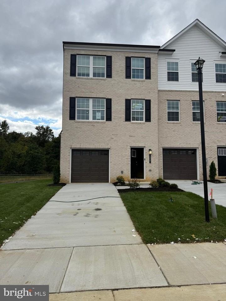 16661 Green Glade Dr - Photo 2 of 31