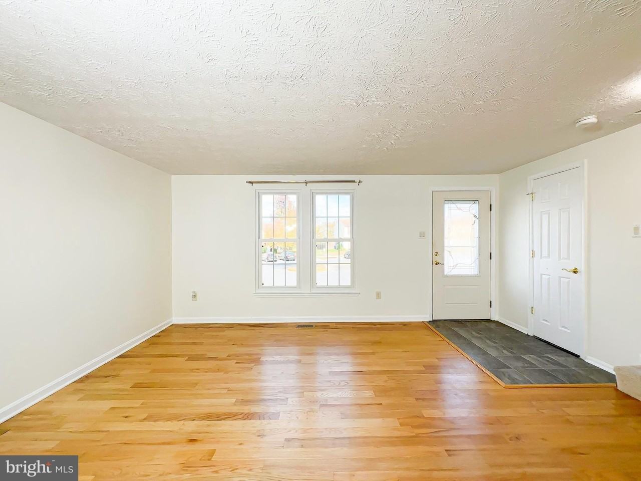 15511 Norwegian Court - Photo 4 of 30